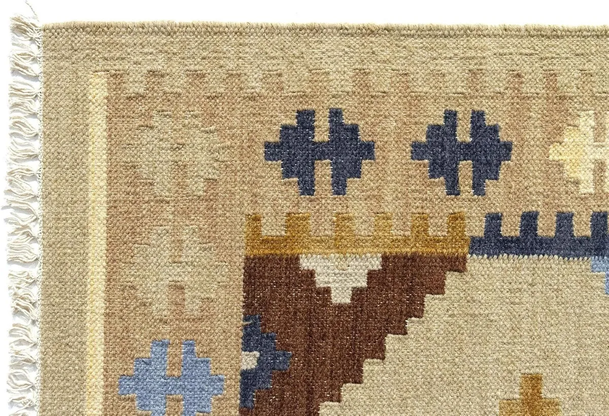 Kilim Lori Rug with Modern Design - Image 4
