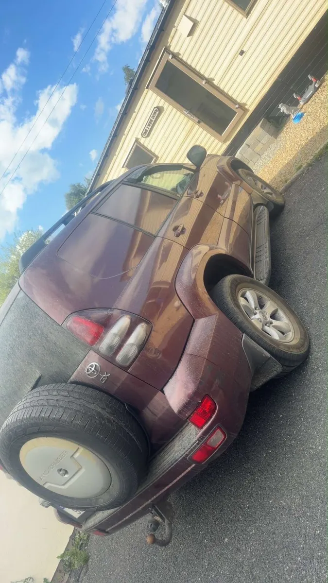 Toyota Land Cruiser - Image 2