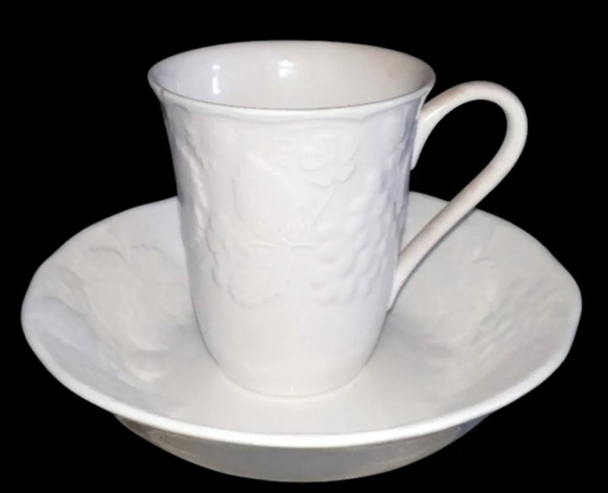 Vintage Wedgwood Strawberry & Vine Breakfast Duo - Image 1