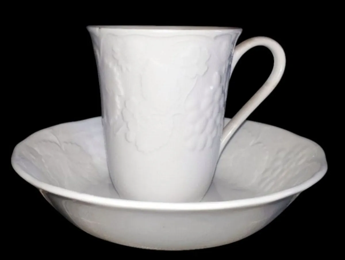 Vintage Wedgwood Strawberry & Vine Breakfast Duo - Image 3