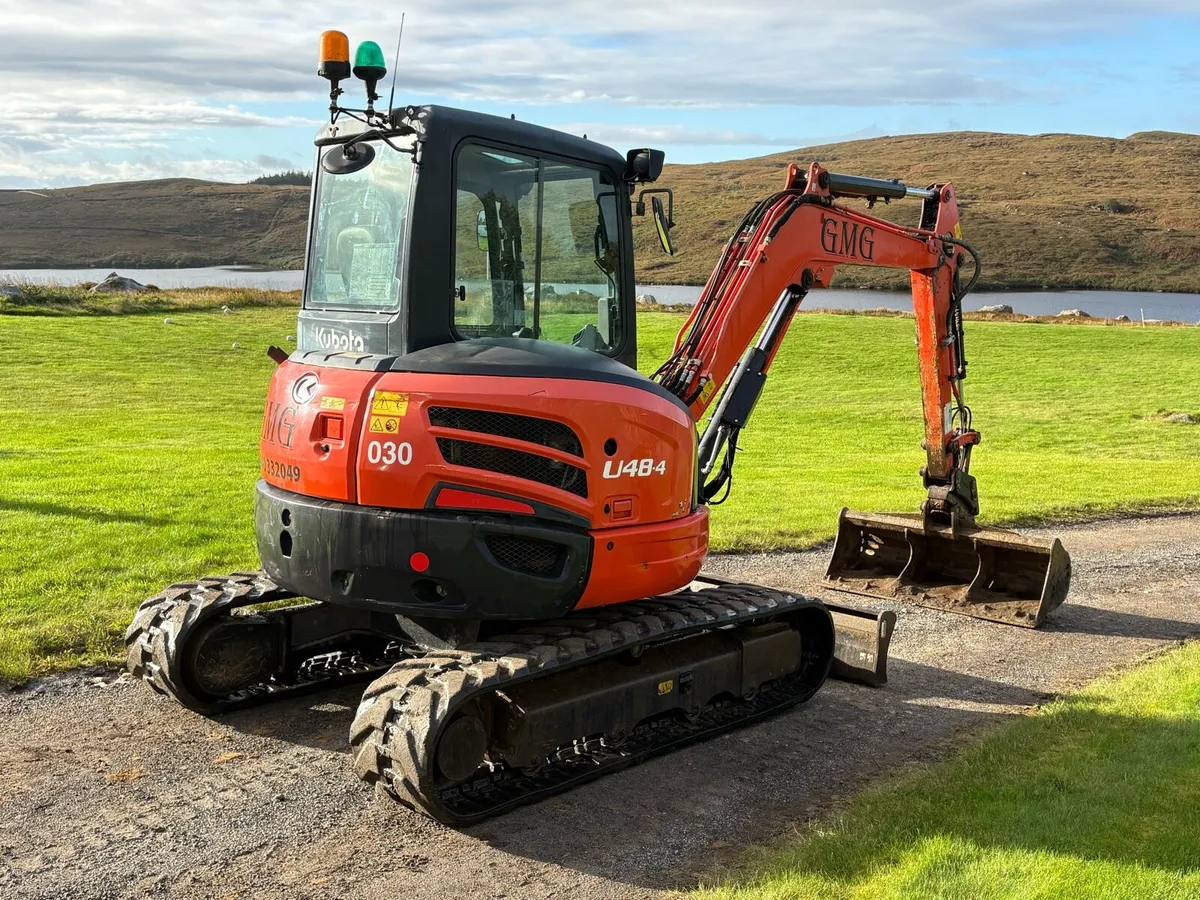 CHOICE OF HITACHI DIGGERS - Image 2