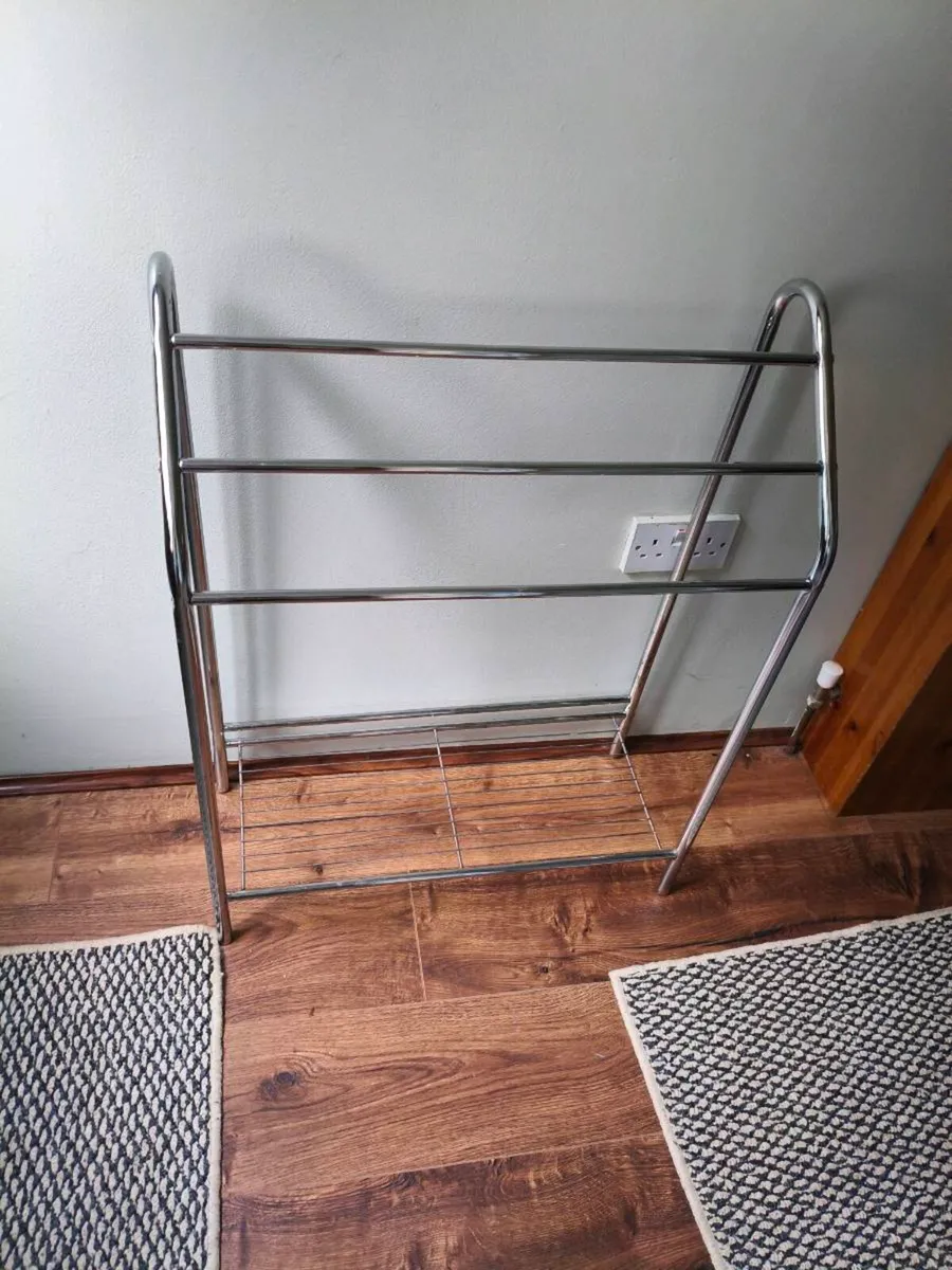 New towel rail - Image 1