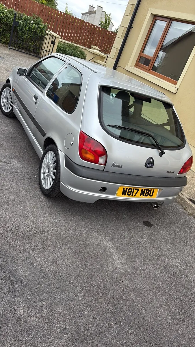 Ford Fiesta 2000 - Image 4