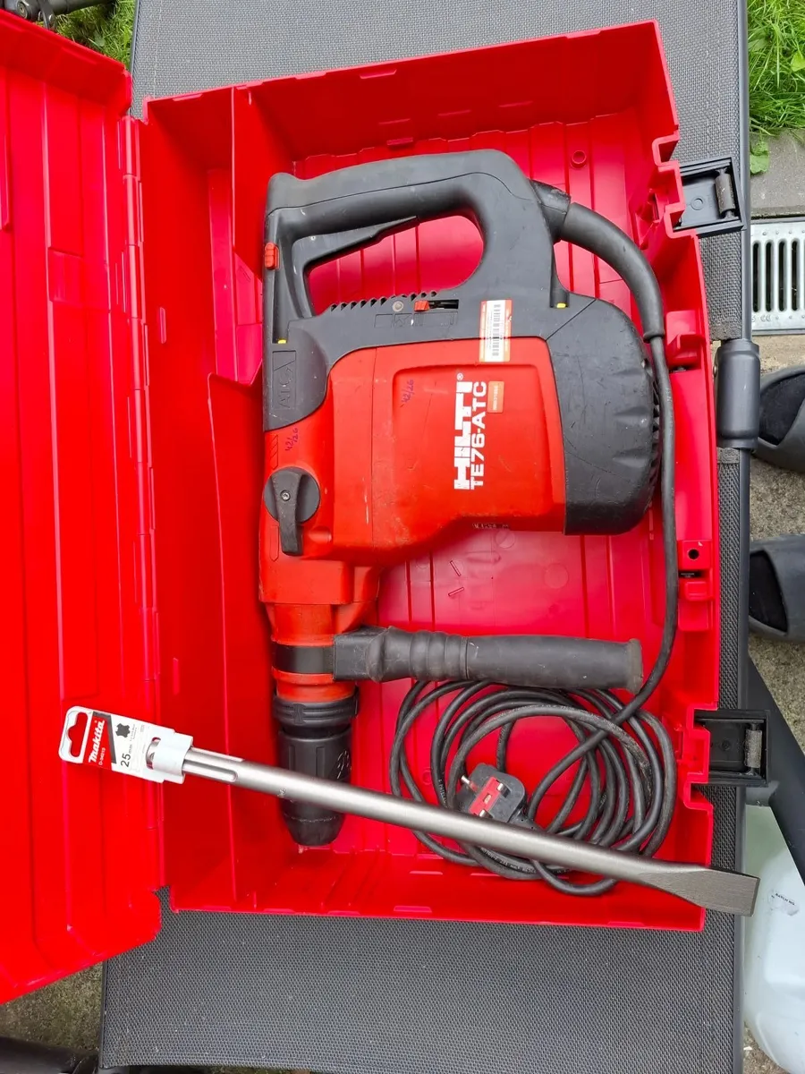 HILTI TE76 DRILL 230V  warranty 6-months/receipt - Image 1