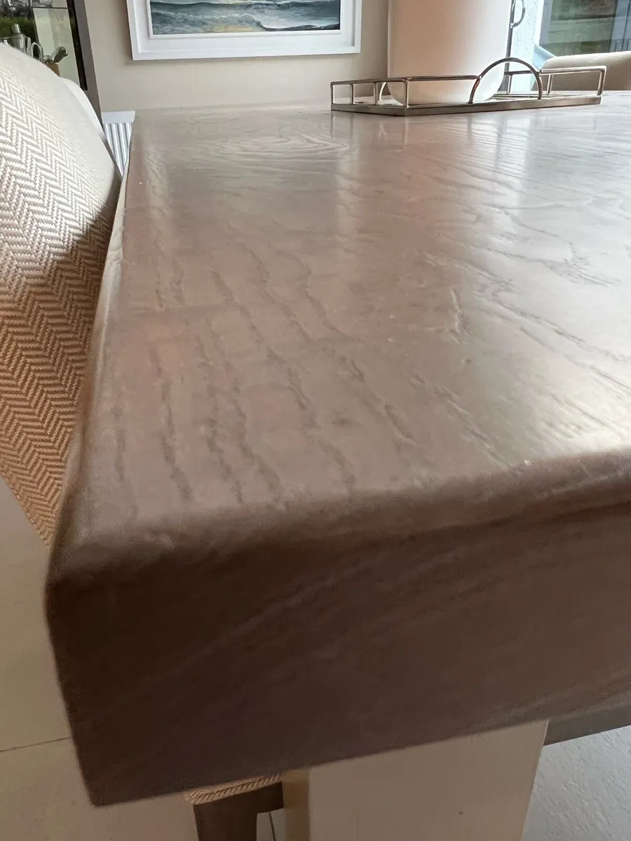 Solid timber table - Image 3
