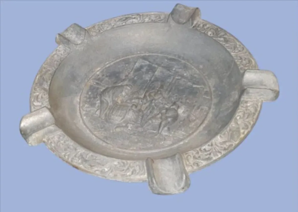 Vintage Heavy Cast Pewter 8" Ashtray - Image 3