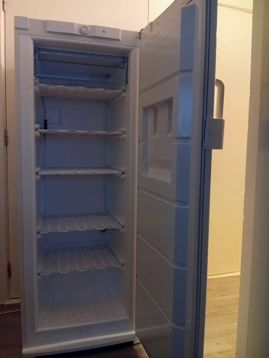 Quality Bosch Freezer 217litres - Image 4
