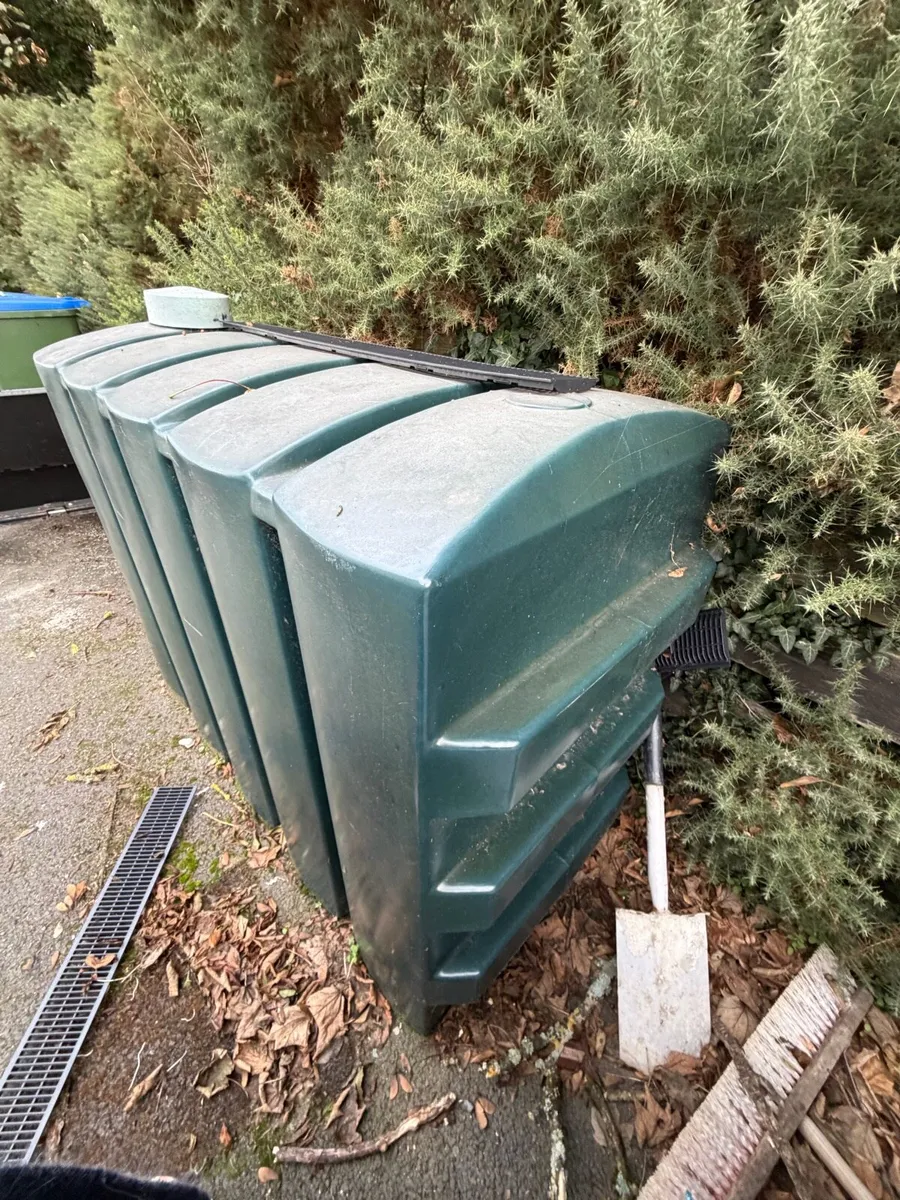 Oil tank - Image 1
