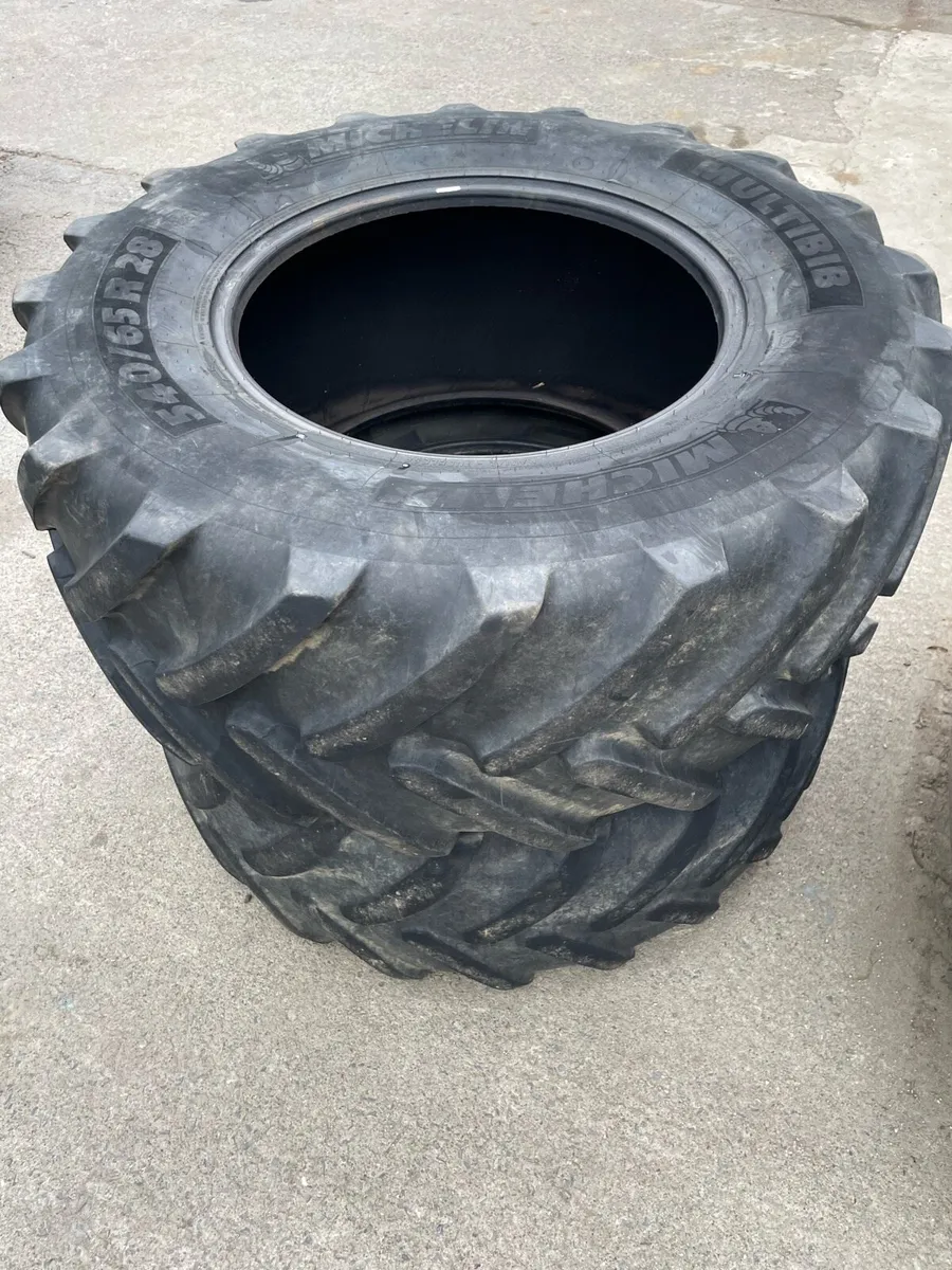 Michelin Tyres Set 650/65/38 540/65/28 - Image 1