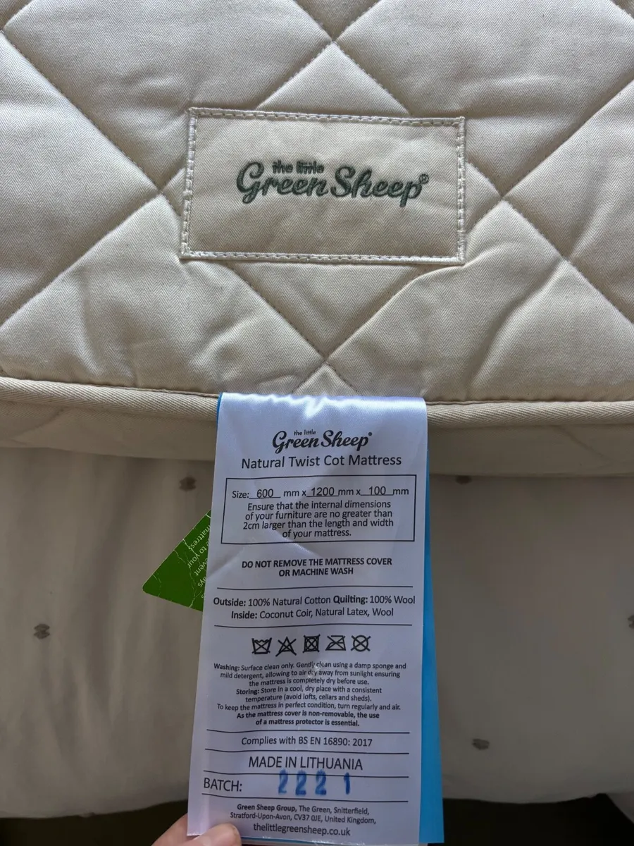 Little Green Sheep natural cot mattress - Image 3