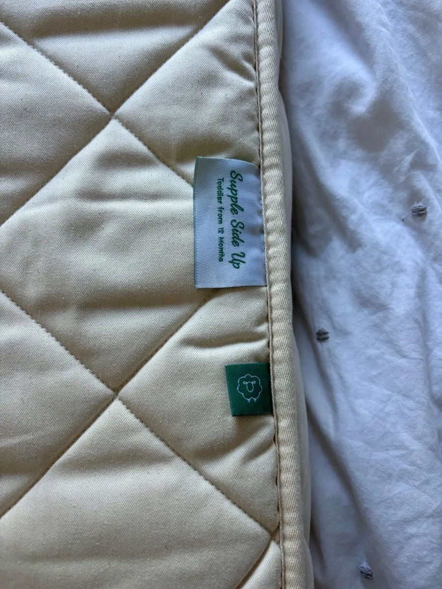 Little Green Sheep natural cot mattress - Image 4
