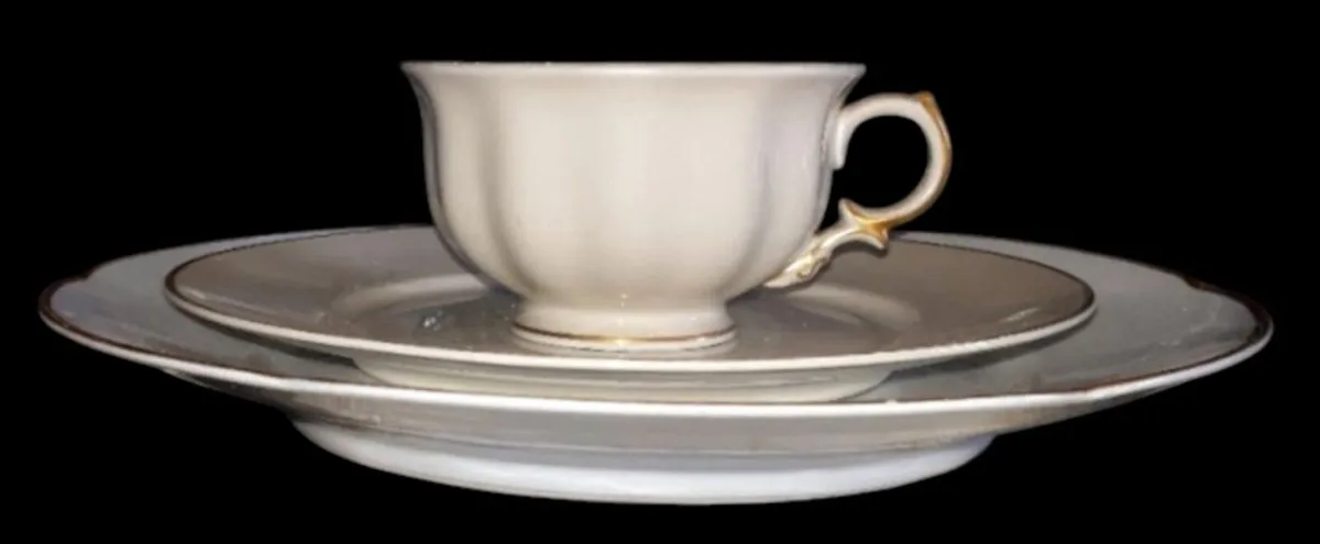 Vintage Fürstenberg Germany Porcelain Tea Trio - Image 4