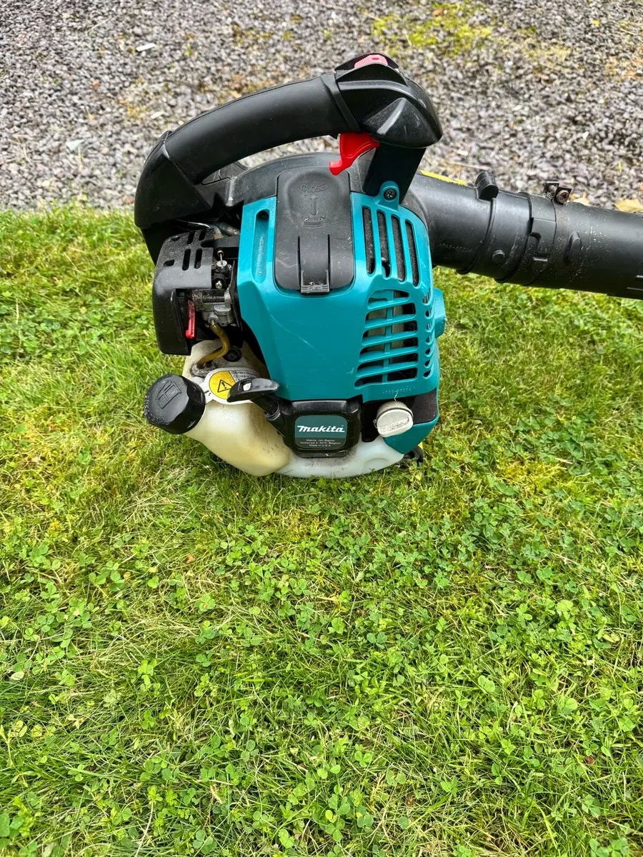 Makita 4 stroke leaf blower - Image 2