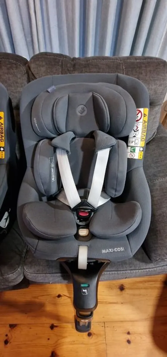 Car Seat - Image 2