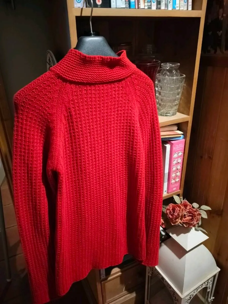 Girls GRD red Cardigan, would fit small adult. 80% - Image 3