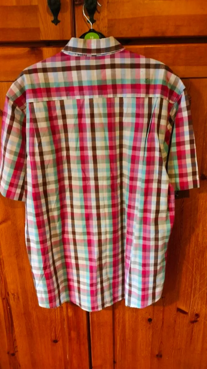 Men's Handerson short sleeve shirt. Size large. 40 - Image 2