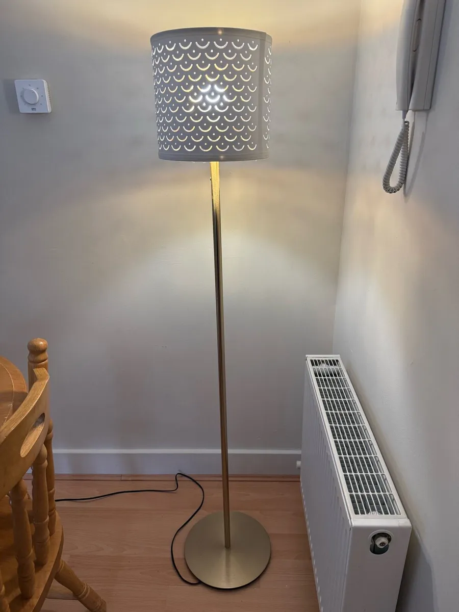 Floor lamp in very good condition, gold and white - Image 2