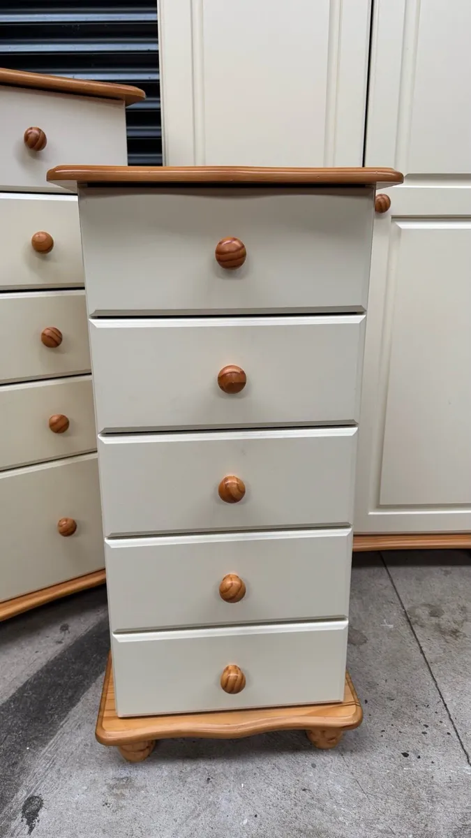 Bedroom furniture set - Image 2