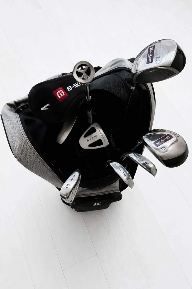Golf Clubs, Bag,Cart & Balls. - Image 1