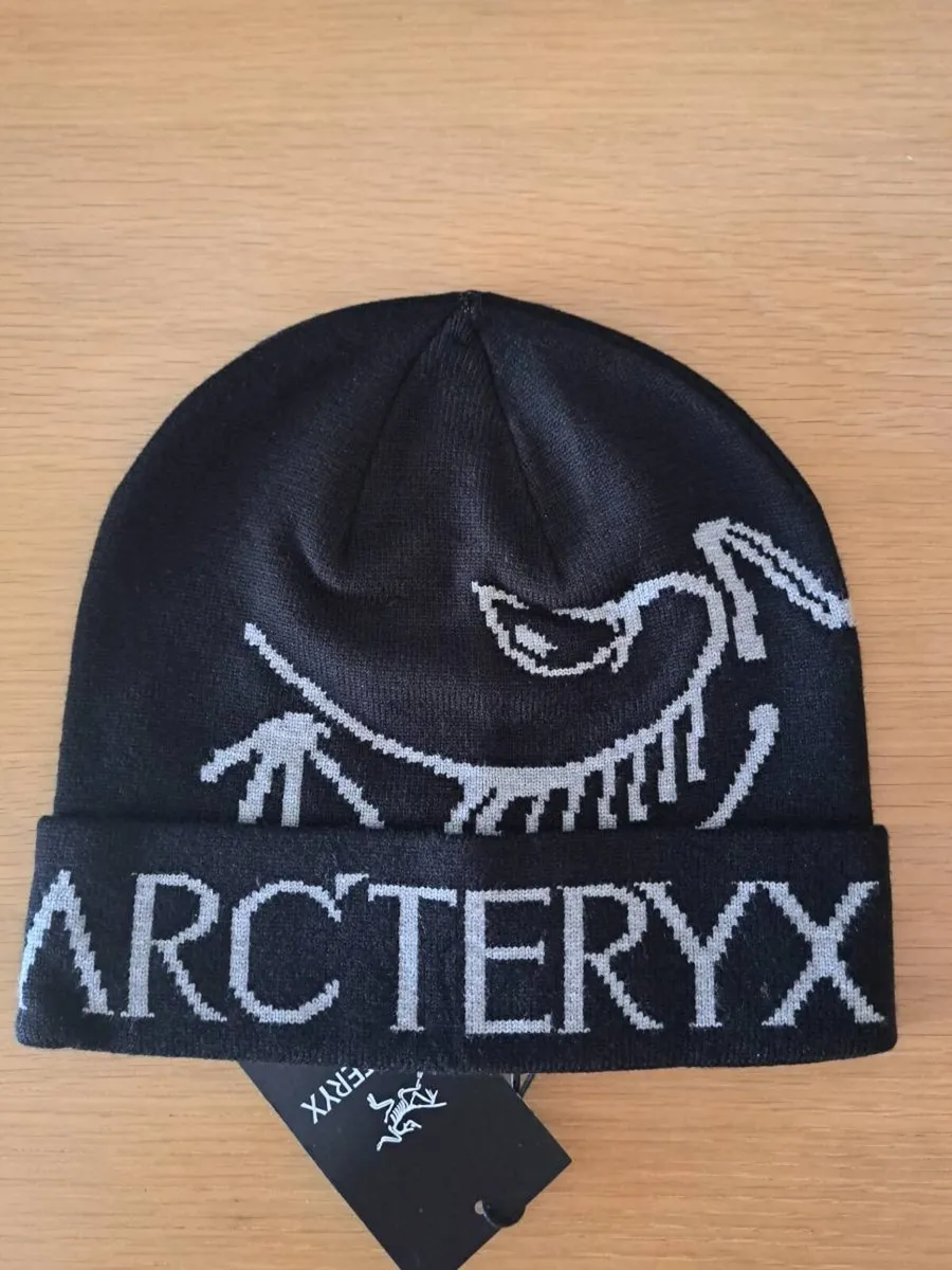 Arc'teryx Hat Black - Image 1