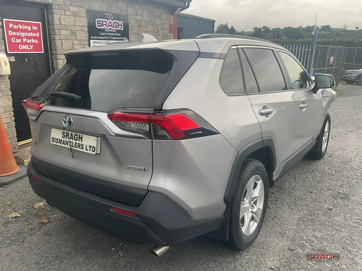 2019 TOYOTA RAV4 - Image 4