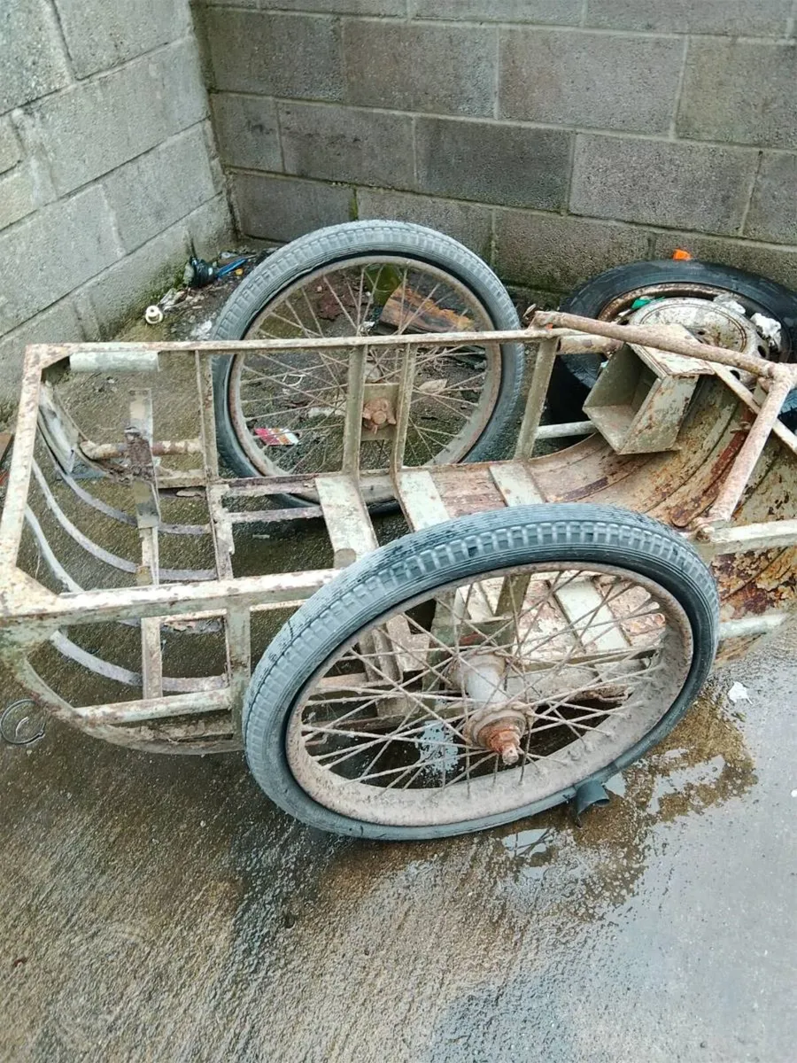 Old army ammunition trolley - Image 3