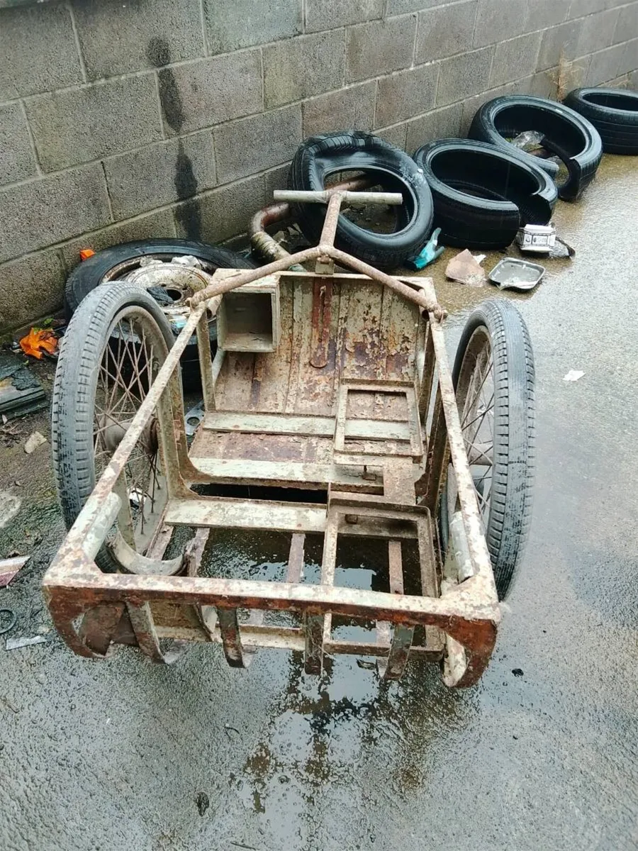 Old army ammunition trolley - Image 2