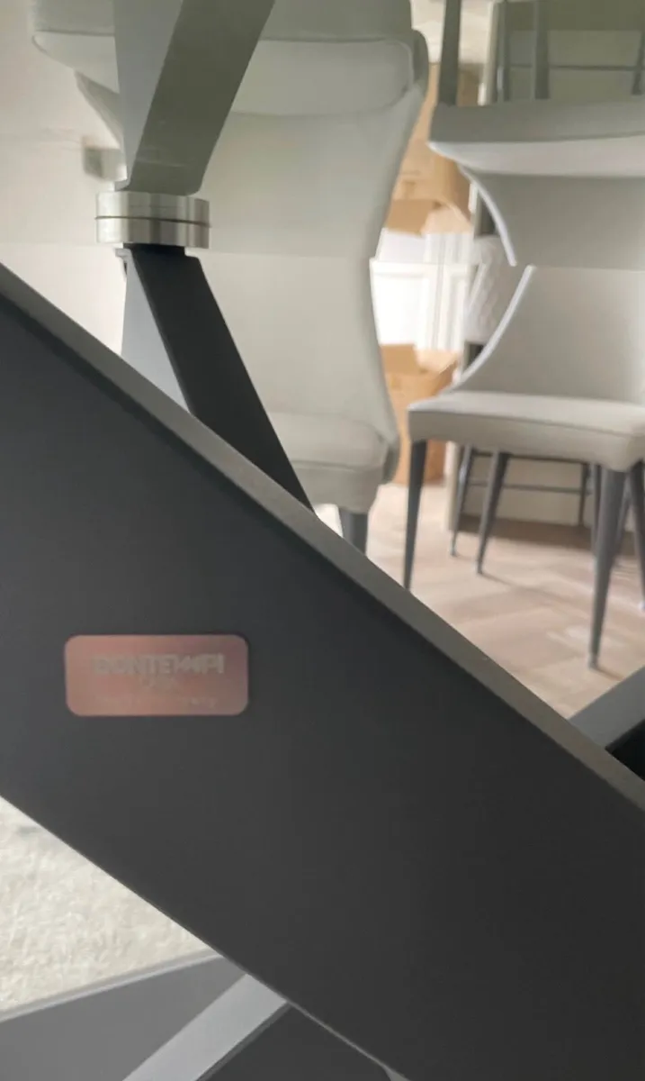 Dinning Table - Image 4
