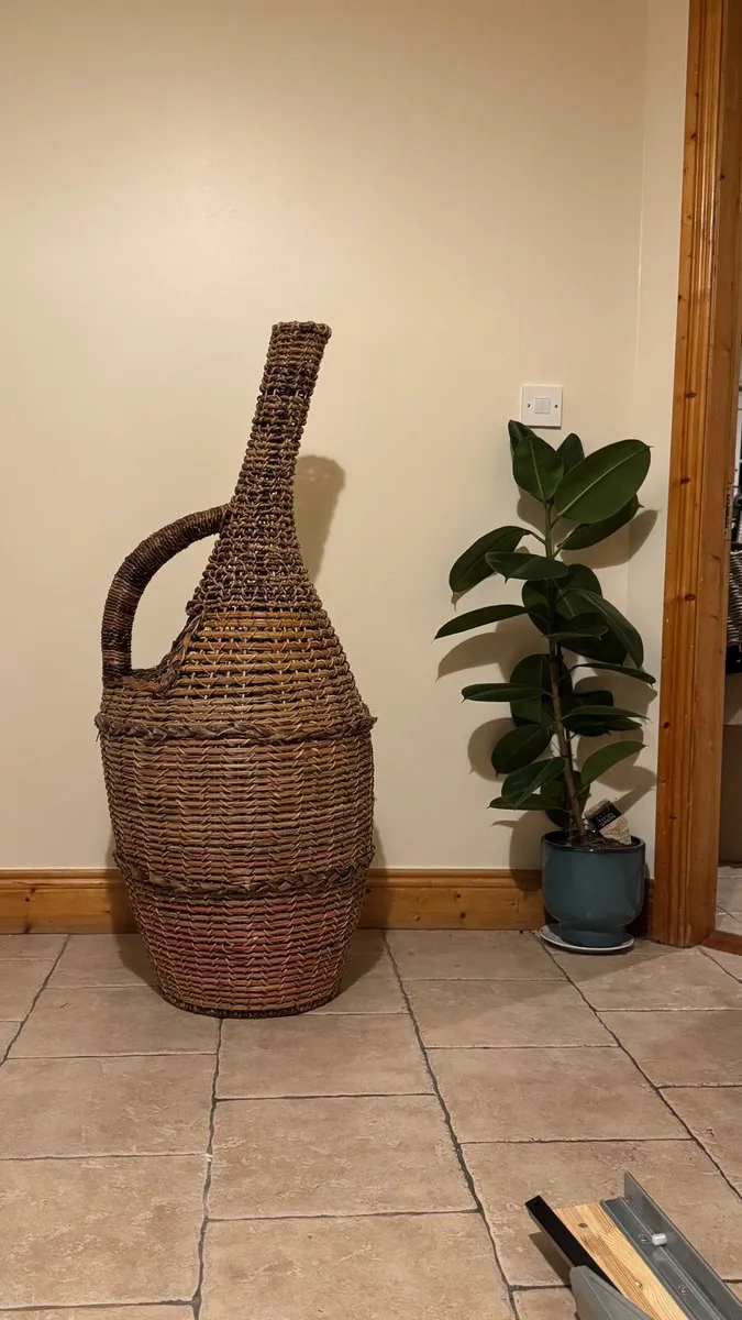 Decorative basket - Image 1