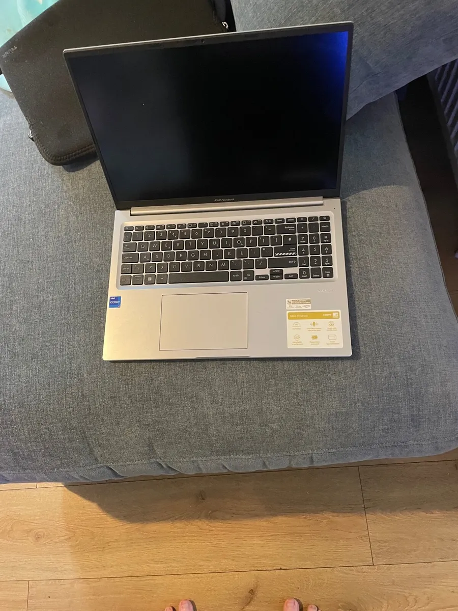 Laptop - Image 2