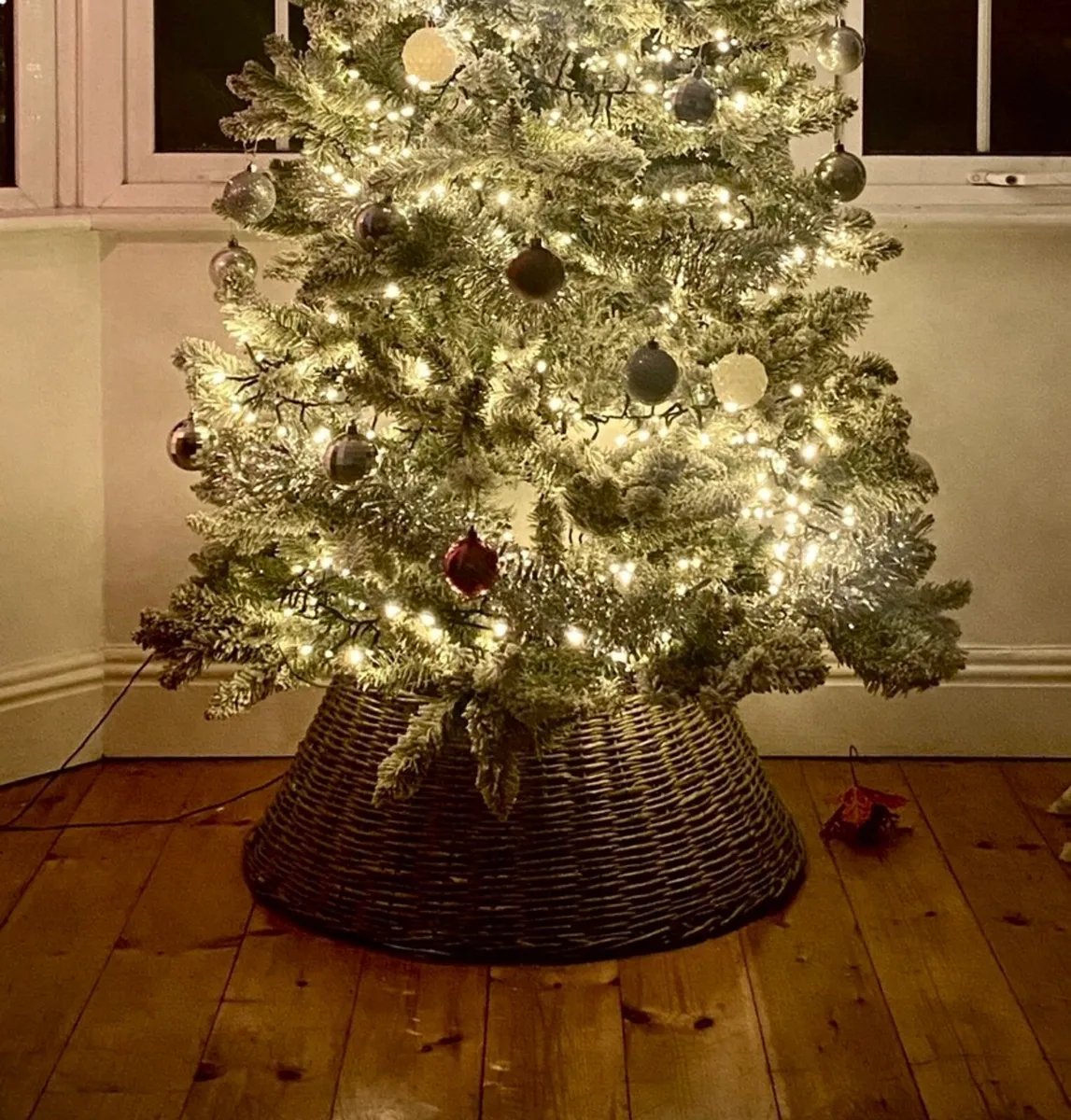 Wicker Christmas tree skirt - Image 3