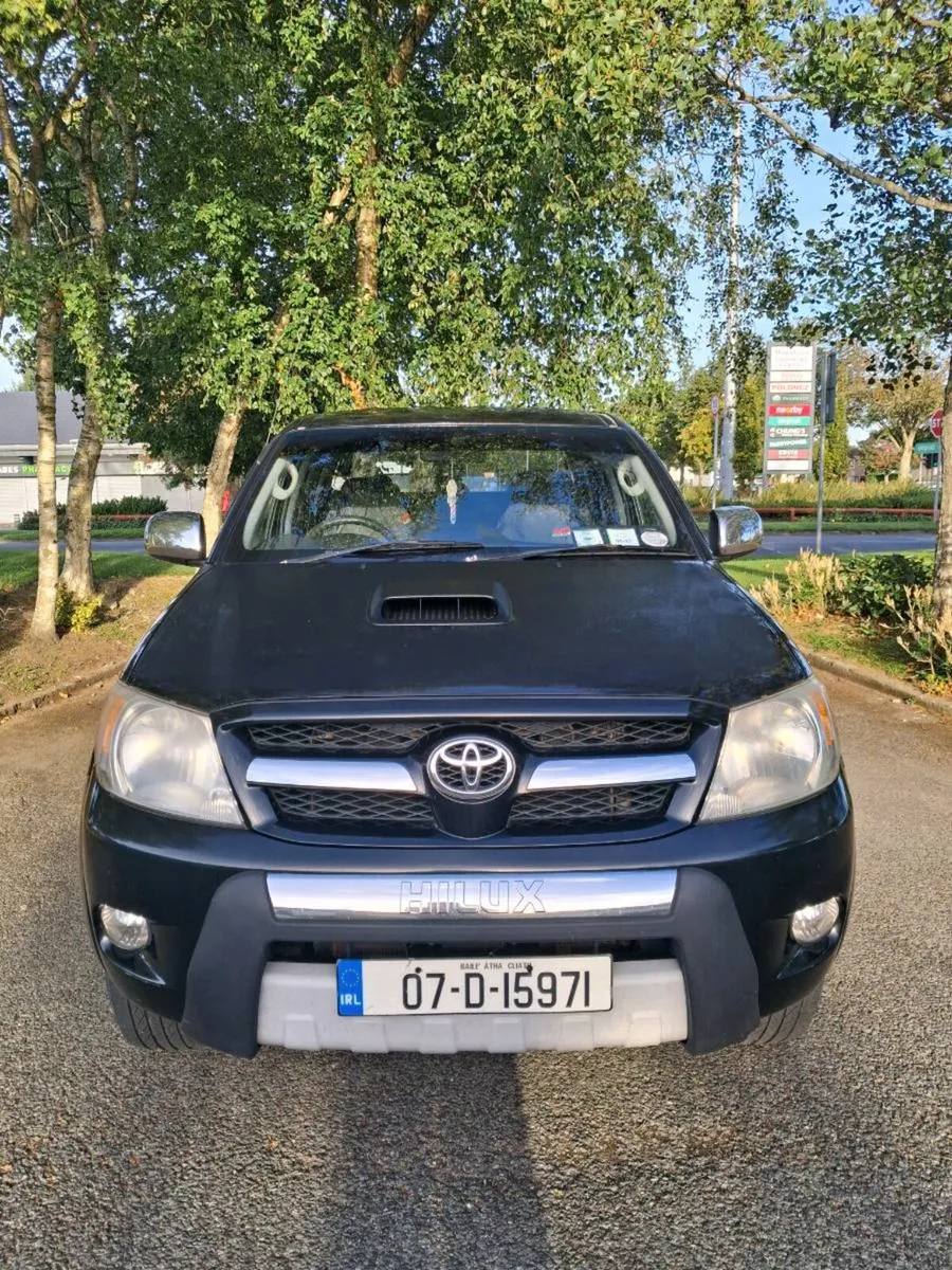 Toyota Hilux - Image 1