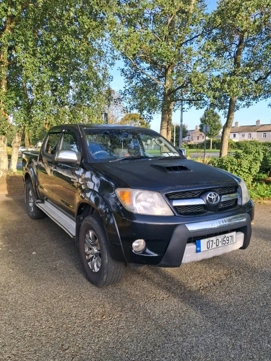 Toyota Hilux - Image 2
