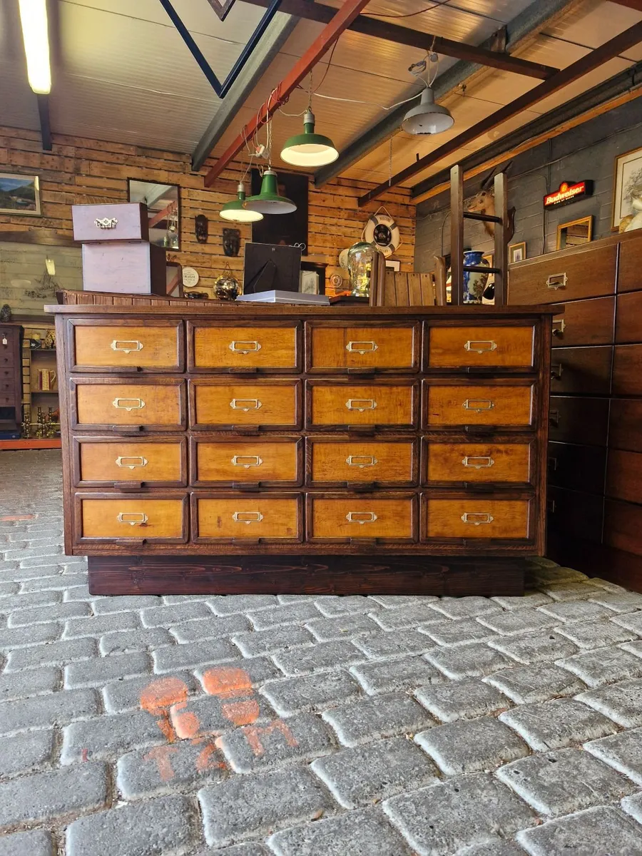 Cabinet - Image 1