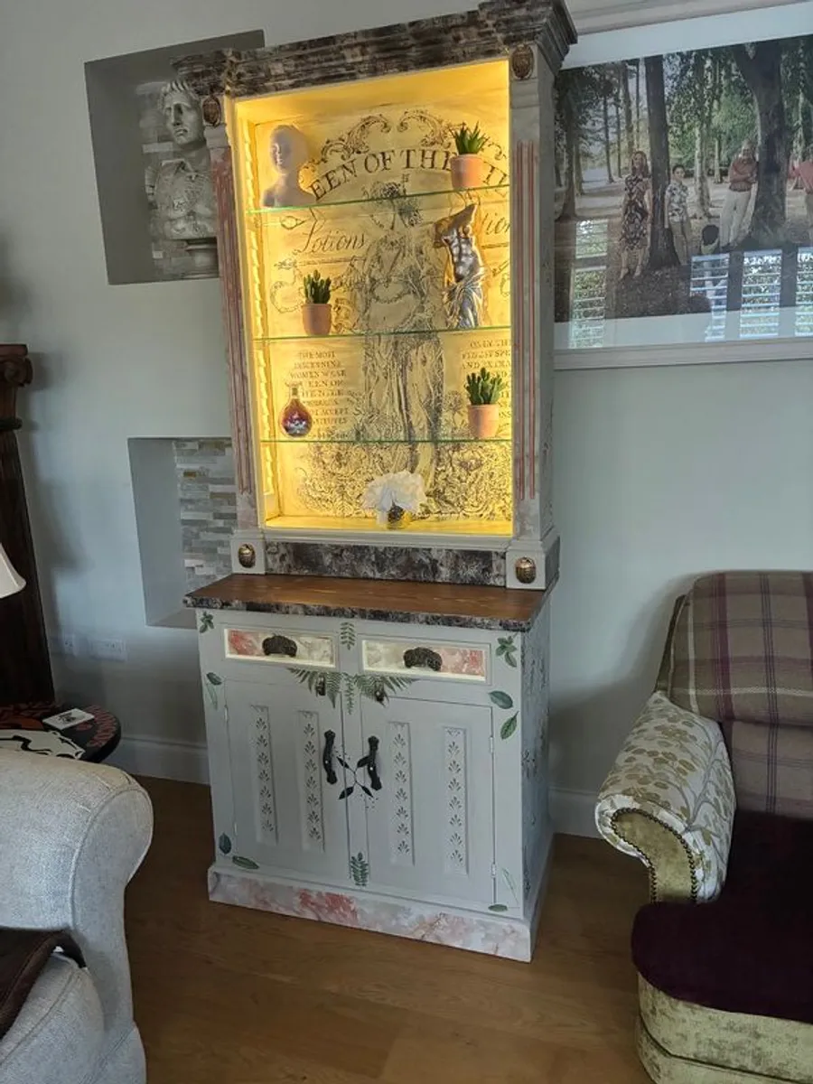 Dresser - Image 1