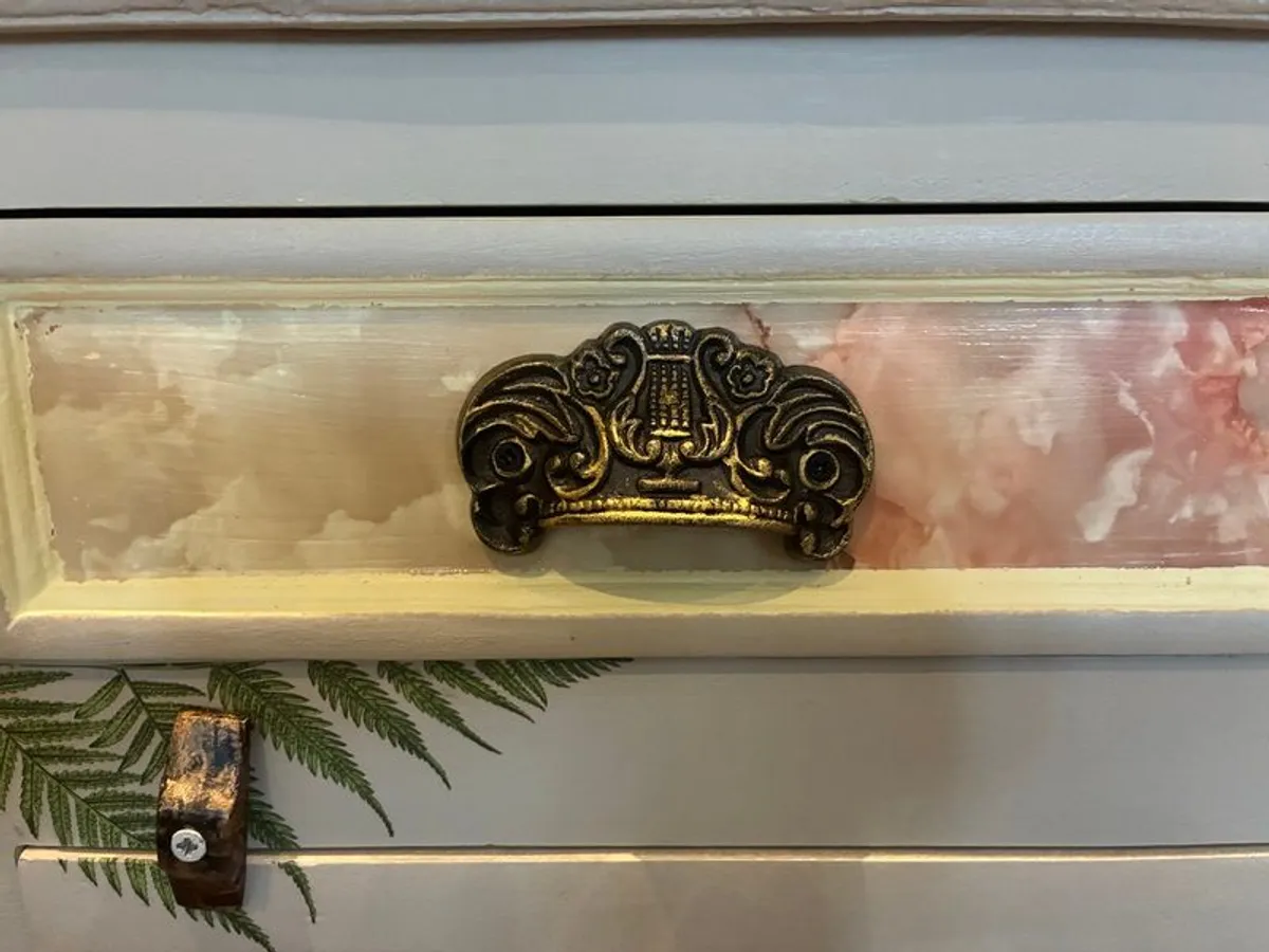 Dresser - Image 3