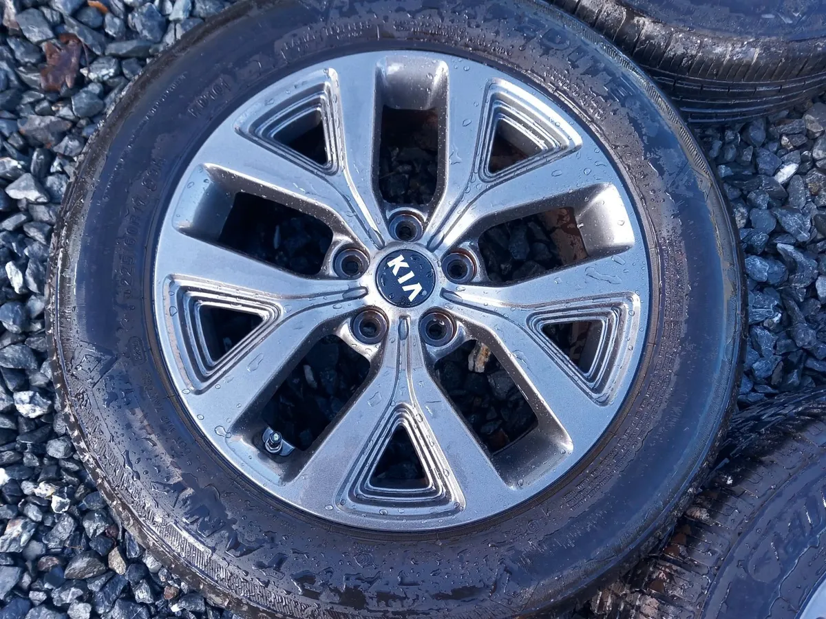 Like New Wheels Tyre 5x114.3 Genuine 17inch alloys - Image 4