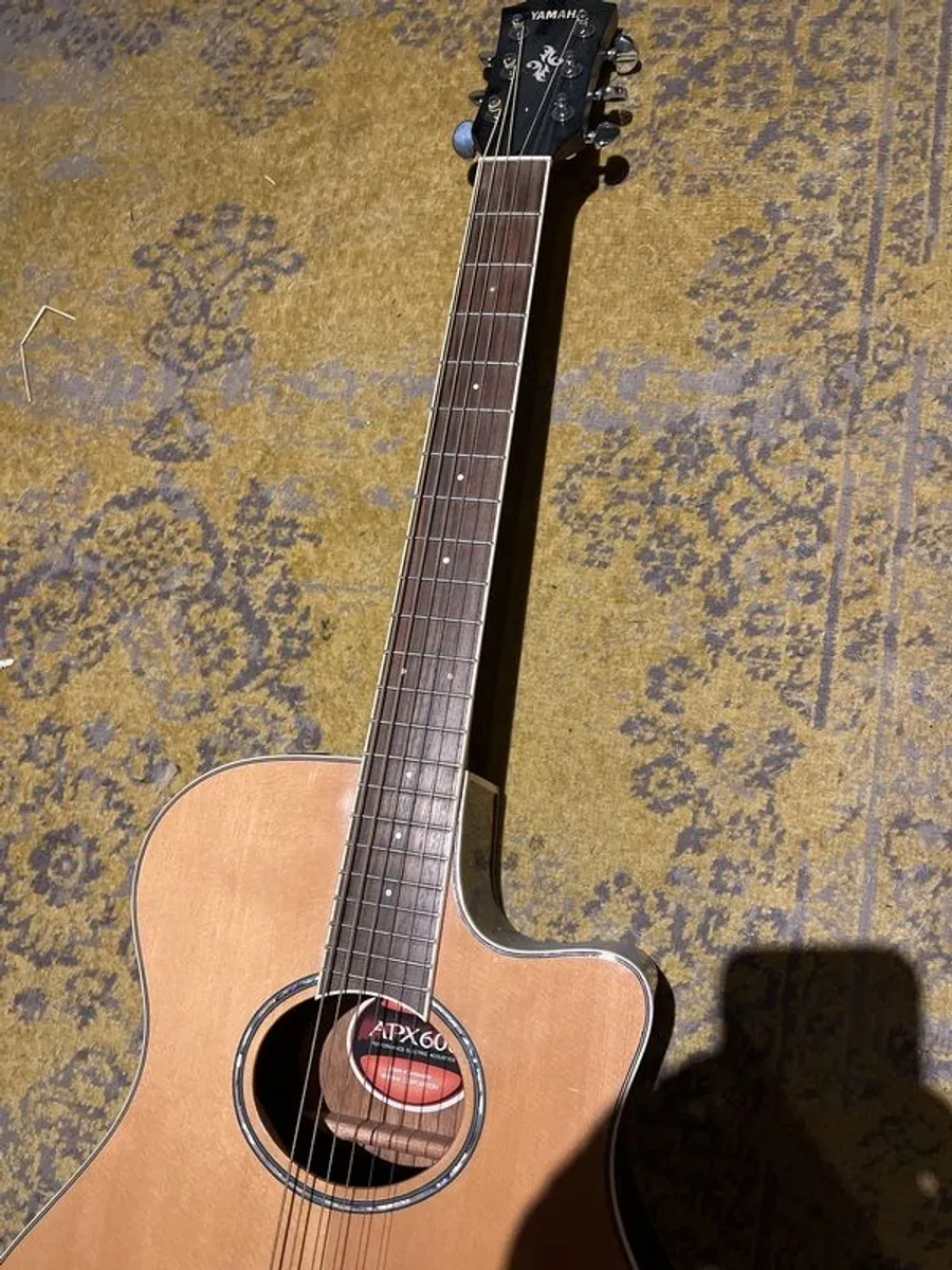 Yamaha APX 600 Acoustic Electric - Image 4