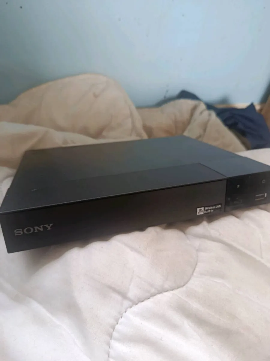 Sony dvd player and remote BARGAIN - Image 1