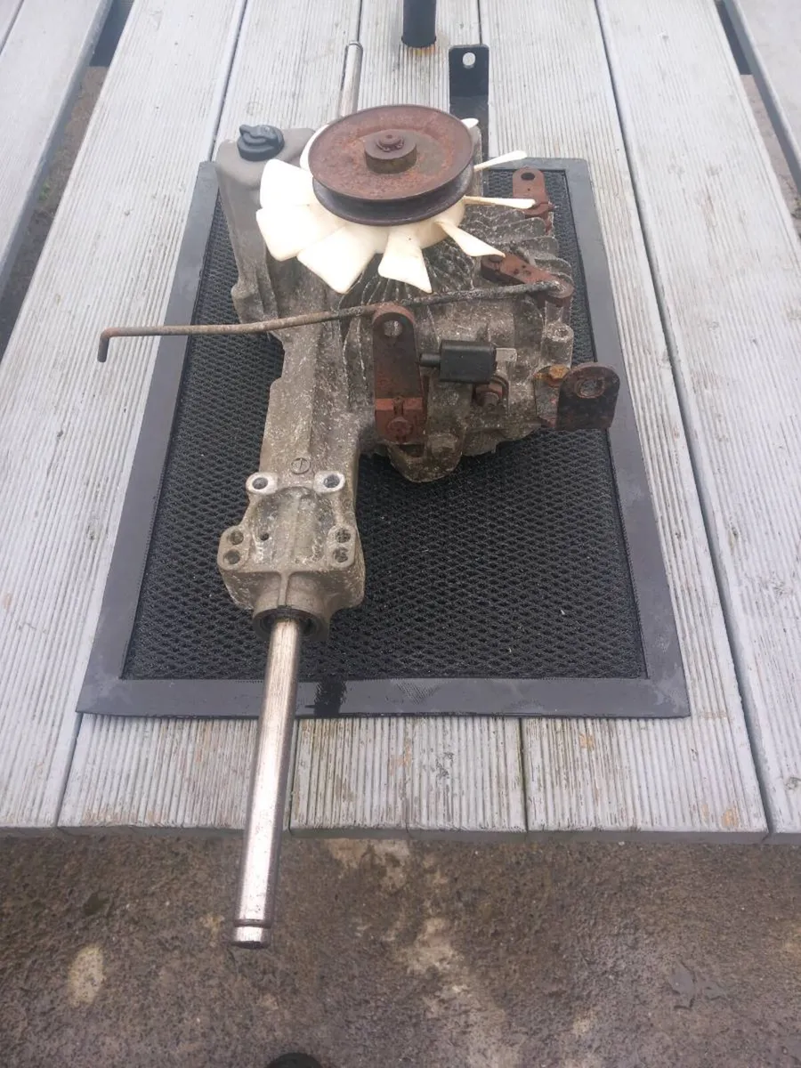 John deere X140 hydrostatic transmission for sale - Image 4