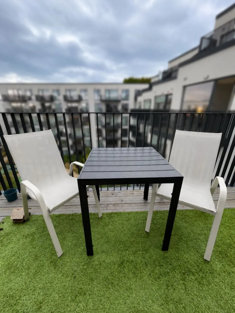 Balcony/Garden set: 2 chair & a table - Image 1