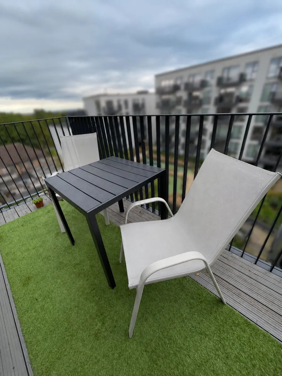Balcony/Garden set: 2 chair & a table - Image 2