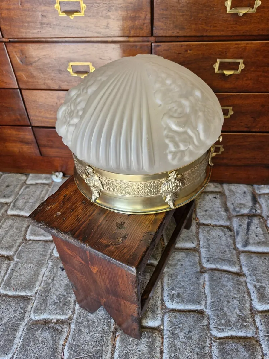 Light - Image 3