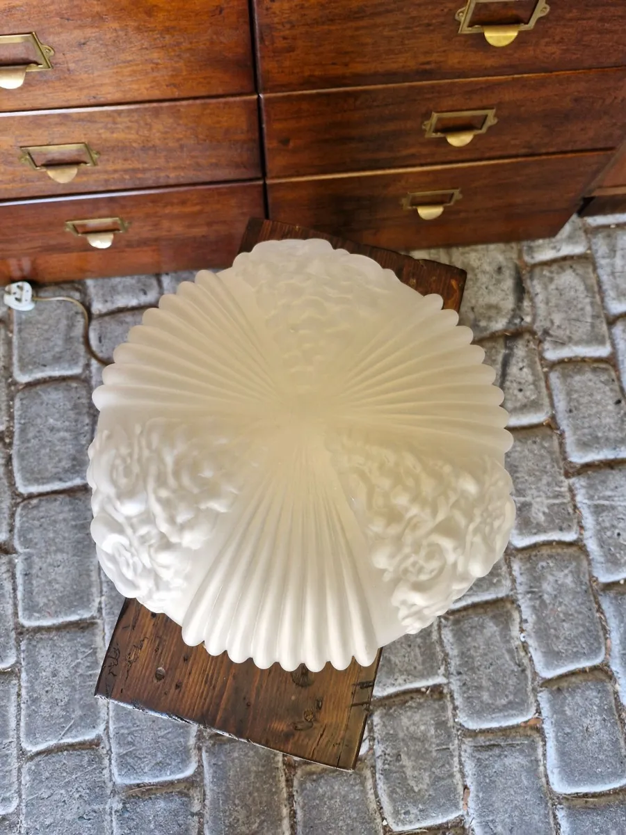 Light - Image 4