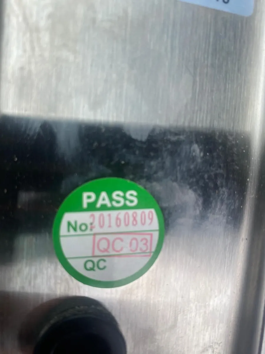 Commercial Hot air hand dryers - Image 3