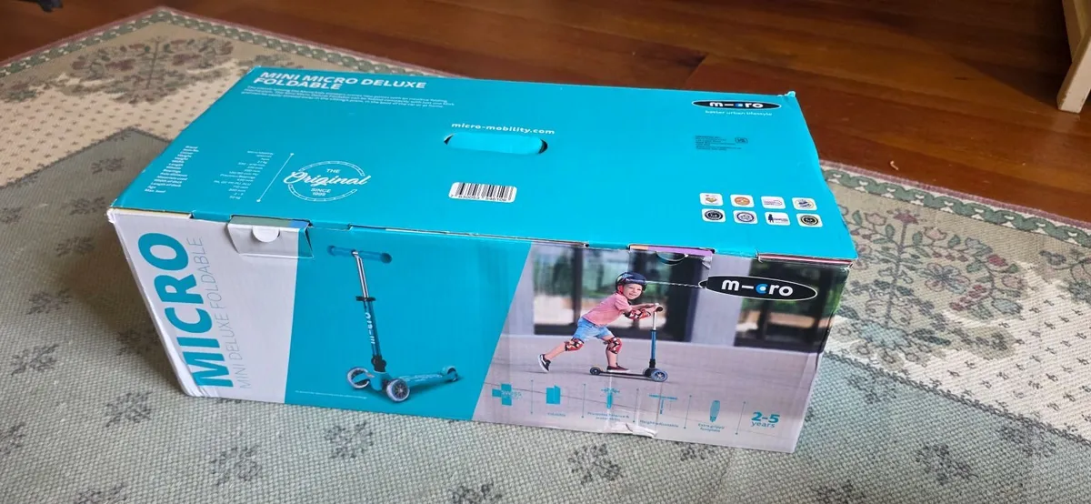 Micro Mini Delux Foldable Scooter New Unused - Image 2