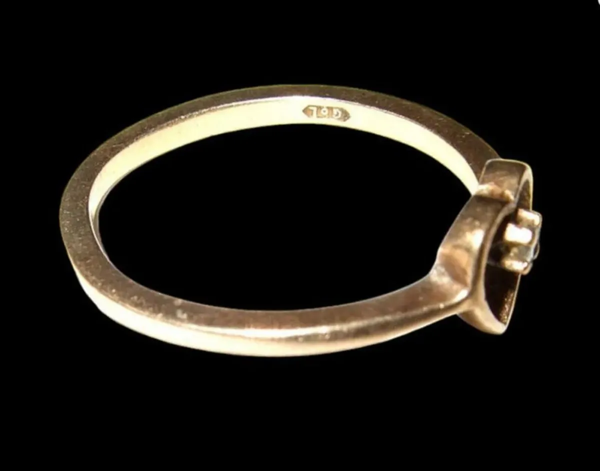 Vintage 9ct Hallmarked Diamond Suspension Ring - Image 1