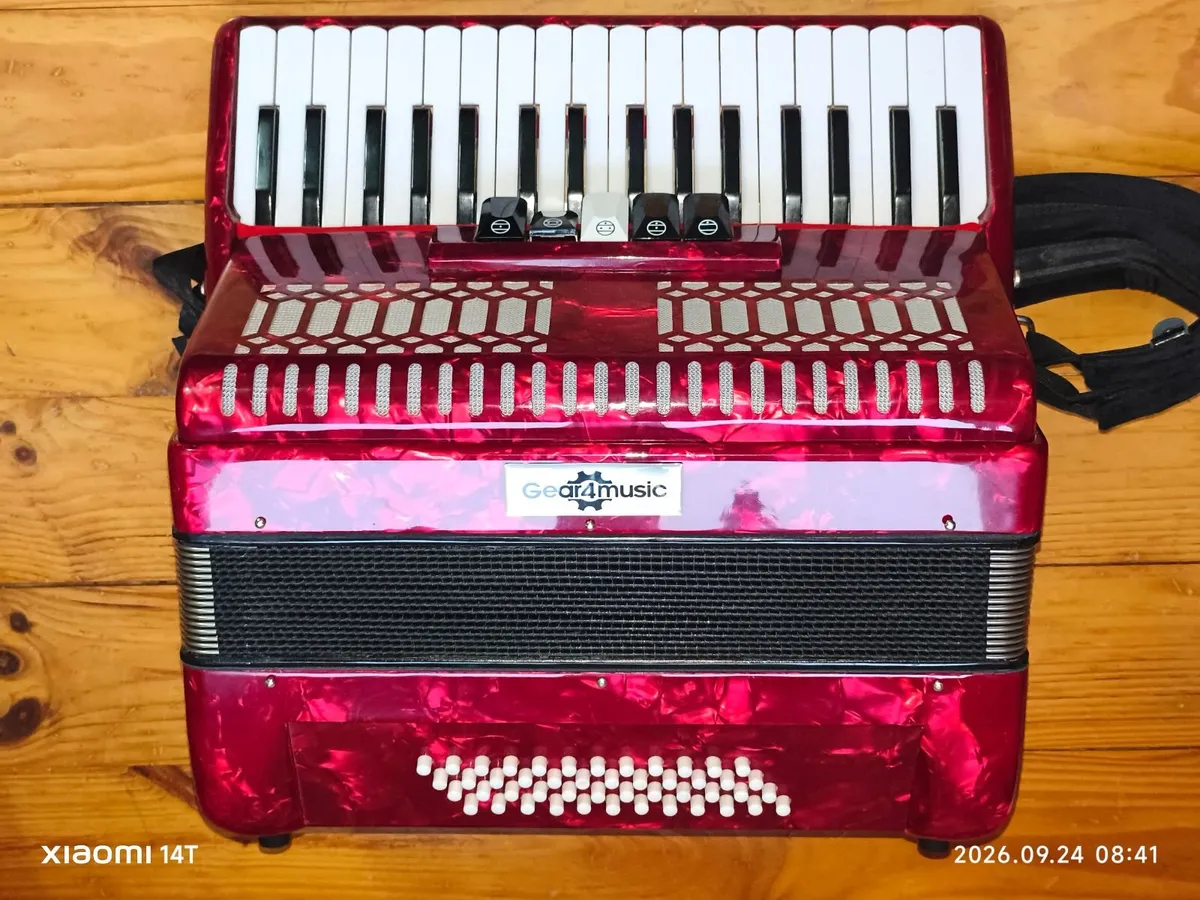 48 base piano accordion - practically new. - Image 2
