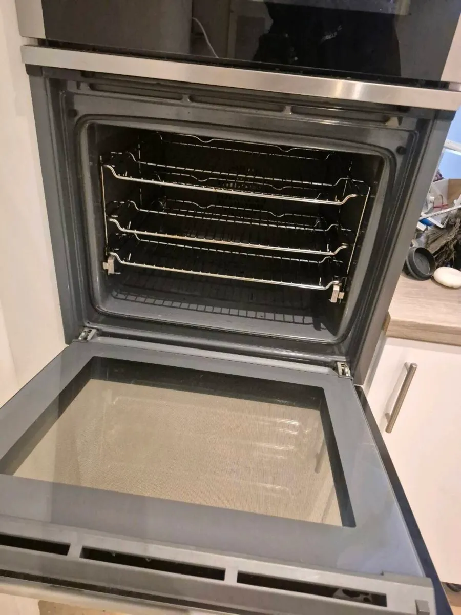 NEFF oven with built-in grill plus Electric hob - Image 3