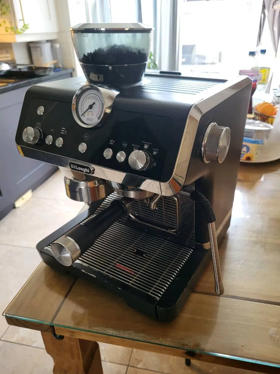 DeLonghi coffee machine - Image 2